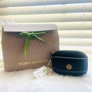 TORY BURCH  ROBINSON CARD CASE KEY FOB- NWT